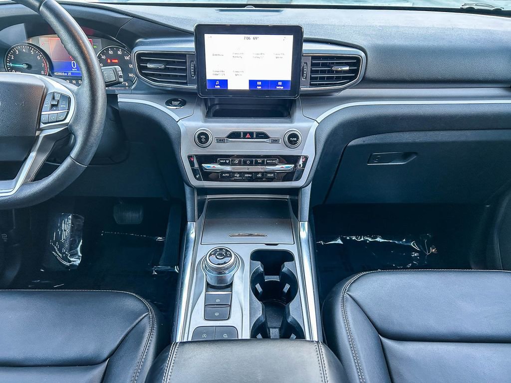 Used 2023 Ford Explorer XLT w/ Equipment Group 202A RWD image 17