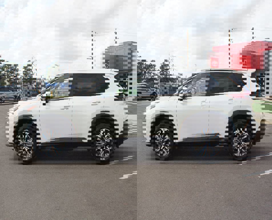 Used 2023 Nissan Rogue SV image 12