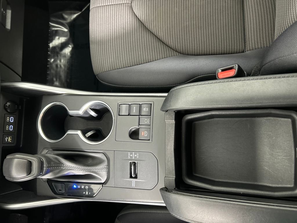 Used 2023 Toyota Highlander L image 13