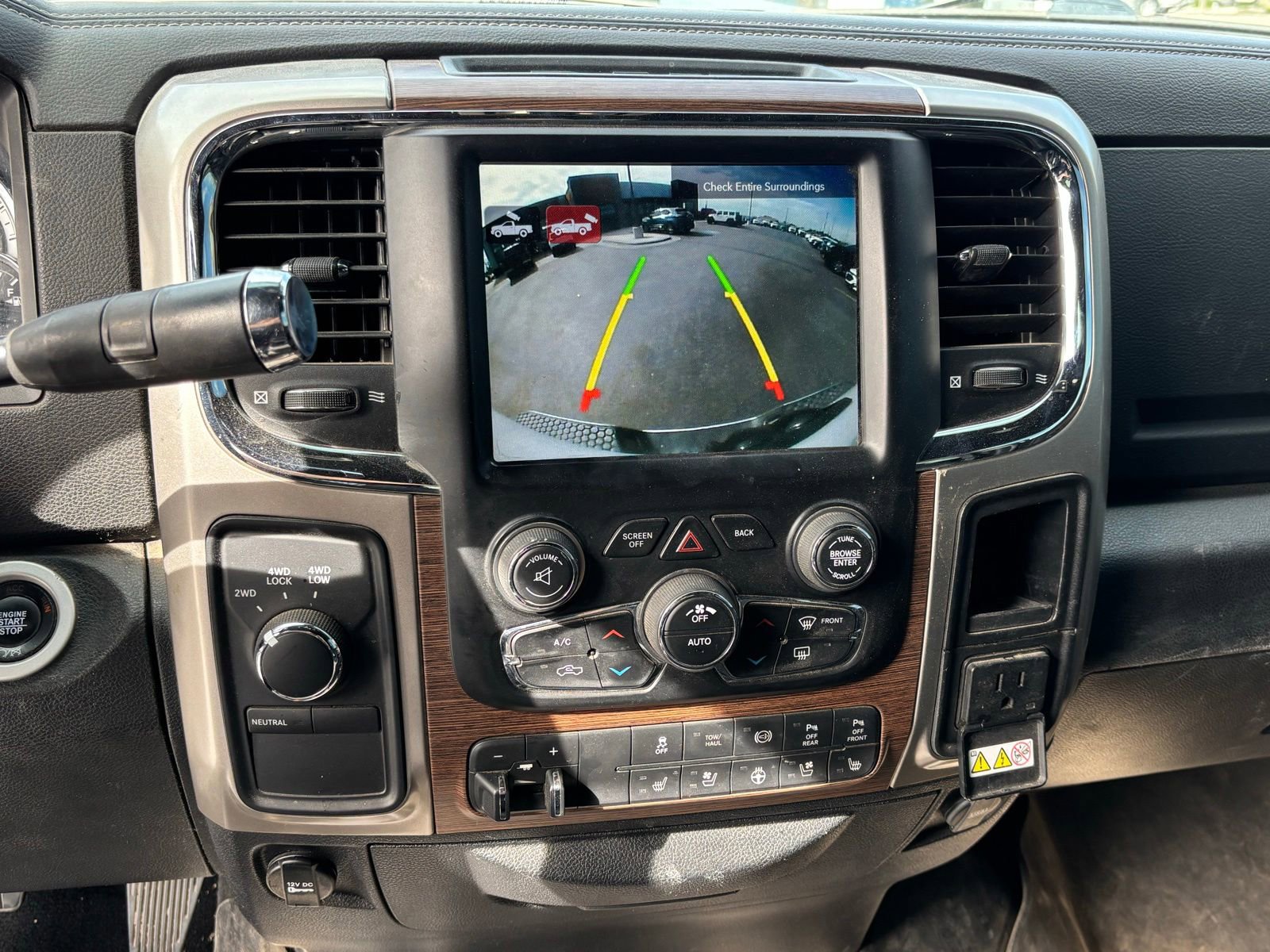 Used 2017 RAM 3500 Laramie w/ Convenience Group AWD/4WD image 13