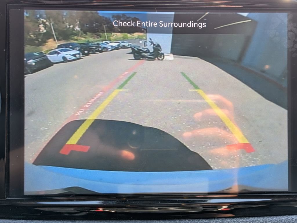 Used 2024 Chrysler Pacifica Select image 15