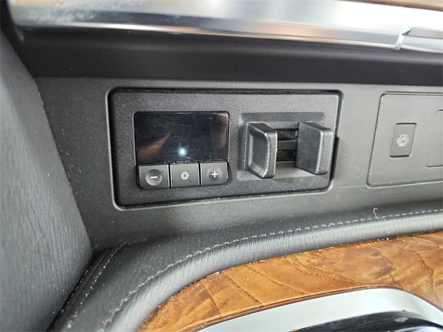 Used 2023 Nissan Armada SL image 37