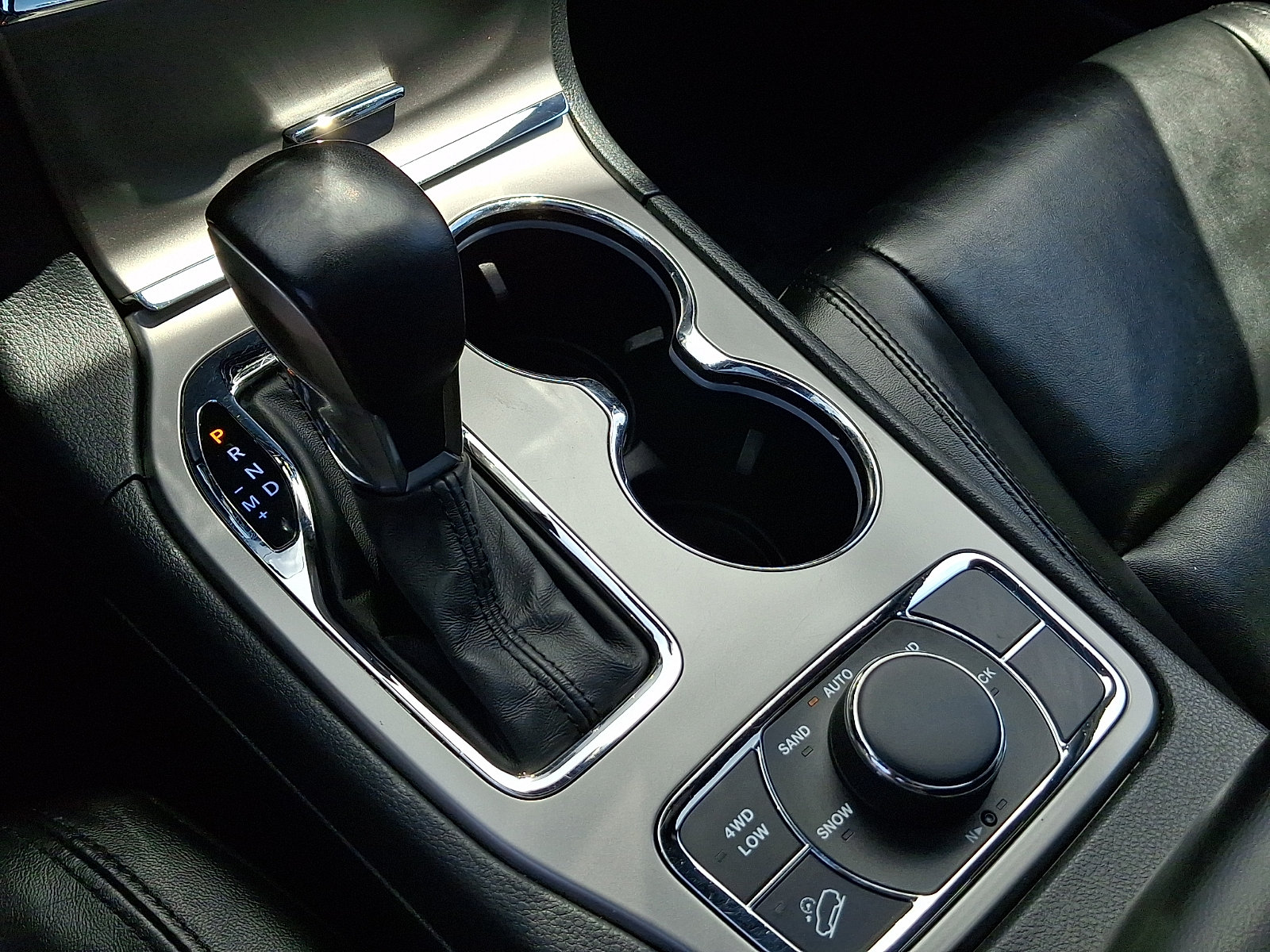 Used 2022 Jeep Grand Cherokee Limited AWD/4WD image 18