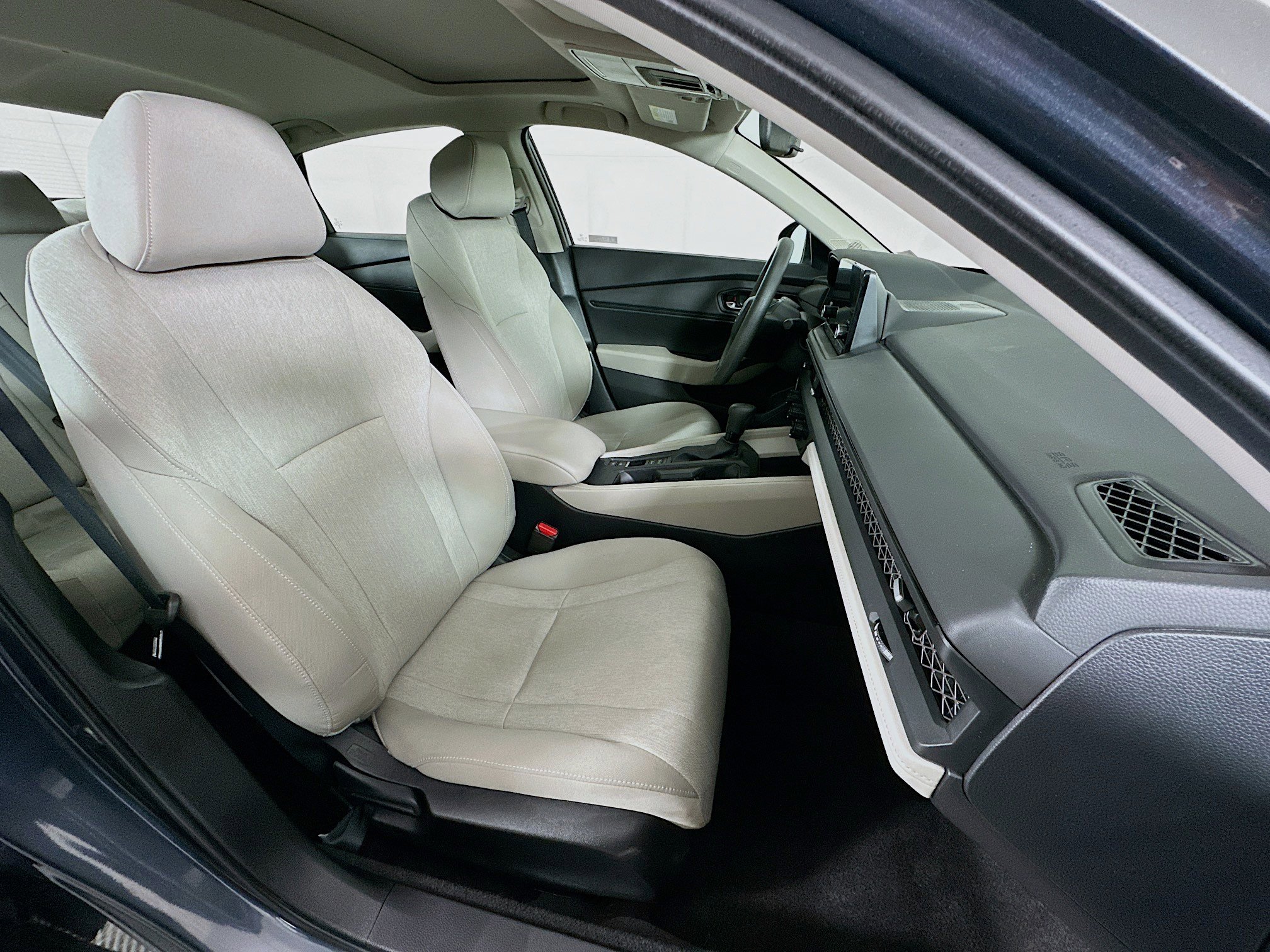 Used 2024 Honda Accord EX image 31