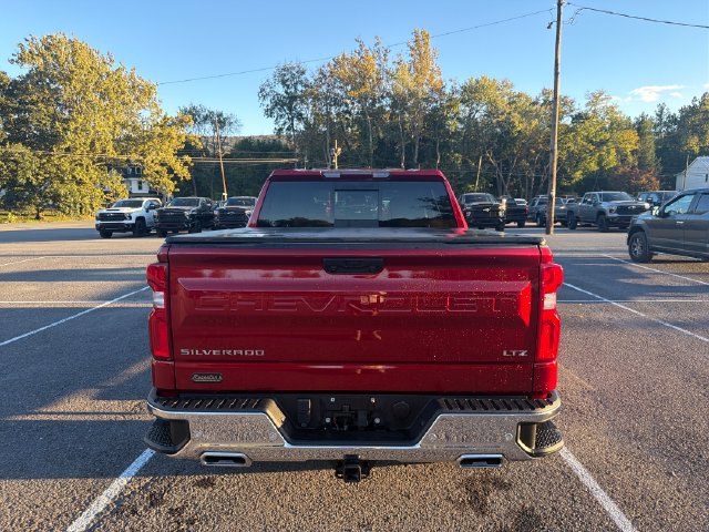 Used 2022 Chevrolet Silverado 1500 LTZ w/ LTZ Premium Package AWD/4WD image 9