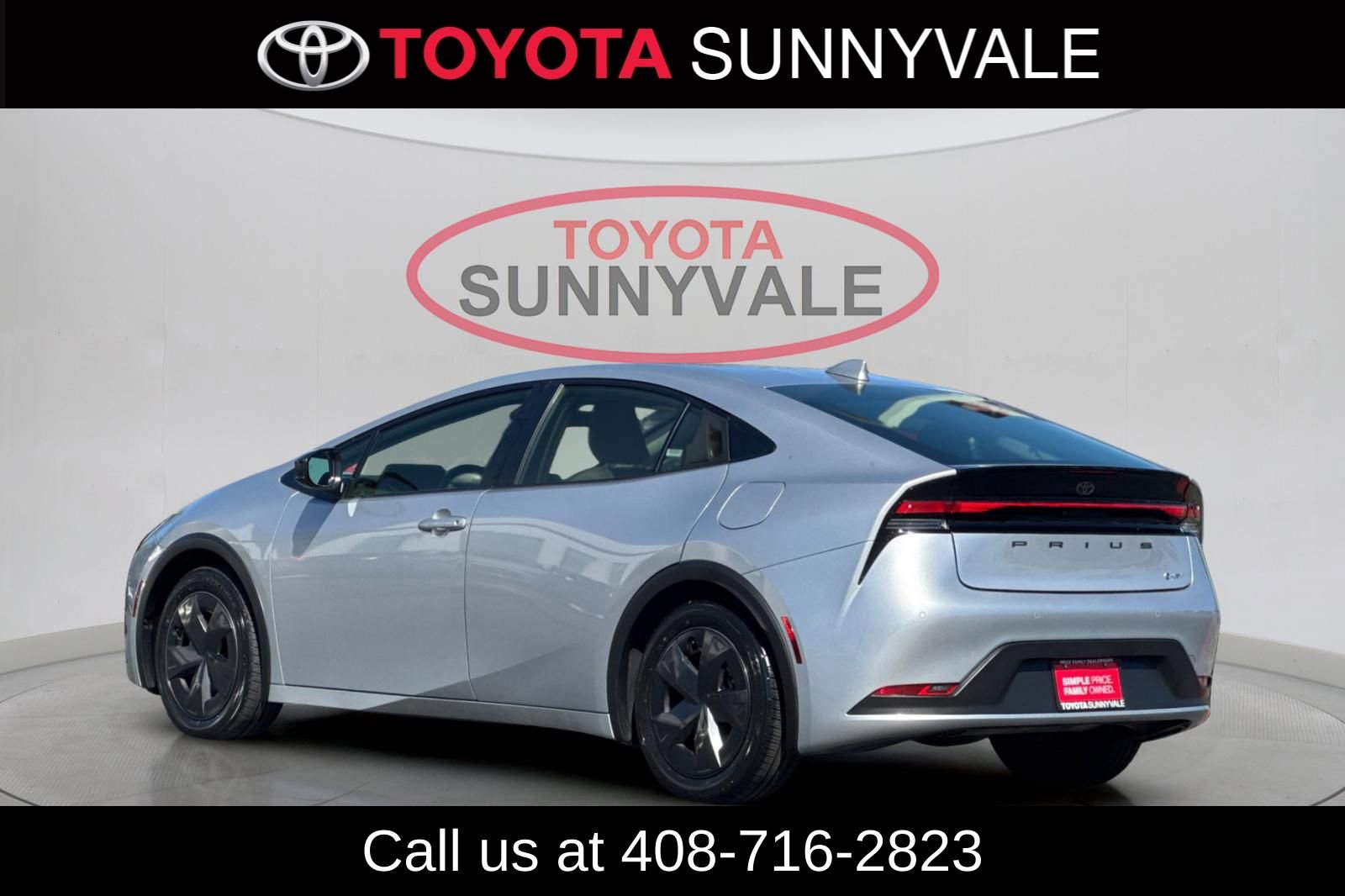 Used 2025 Toyota Prius LE image 7