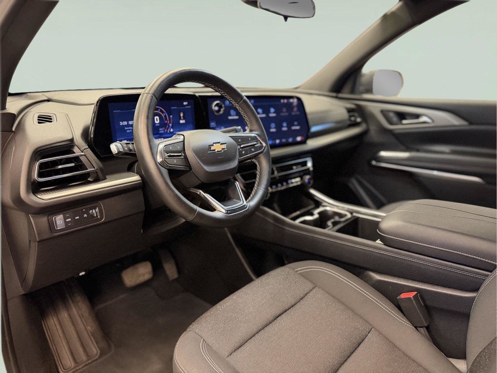 Used 2025 Chevrolet Traverse LT AWD/4WD image 19