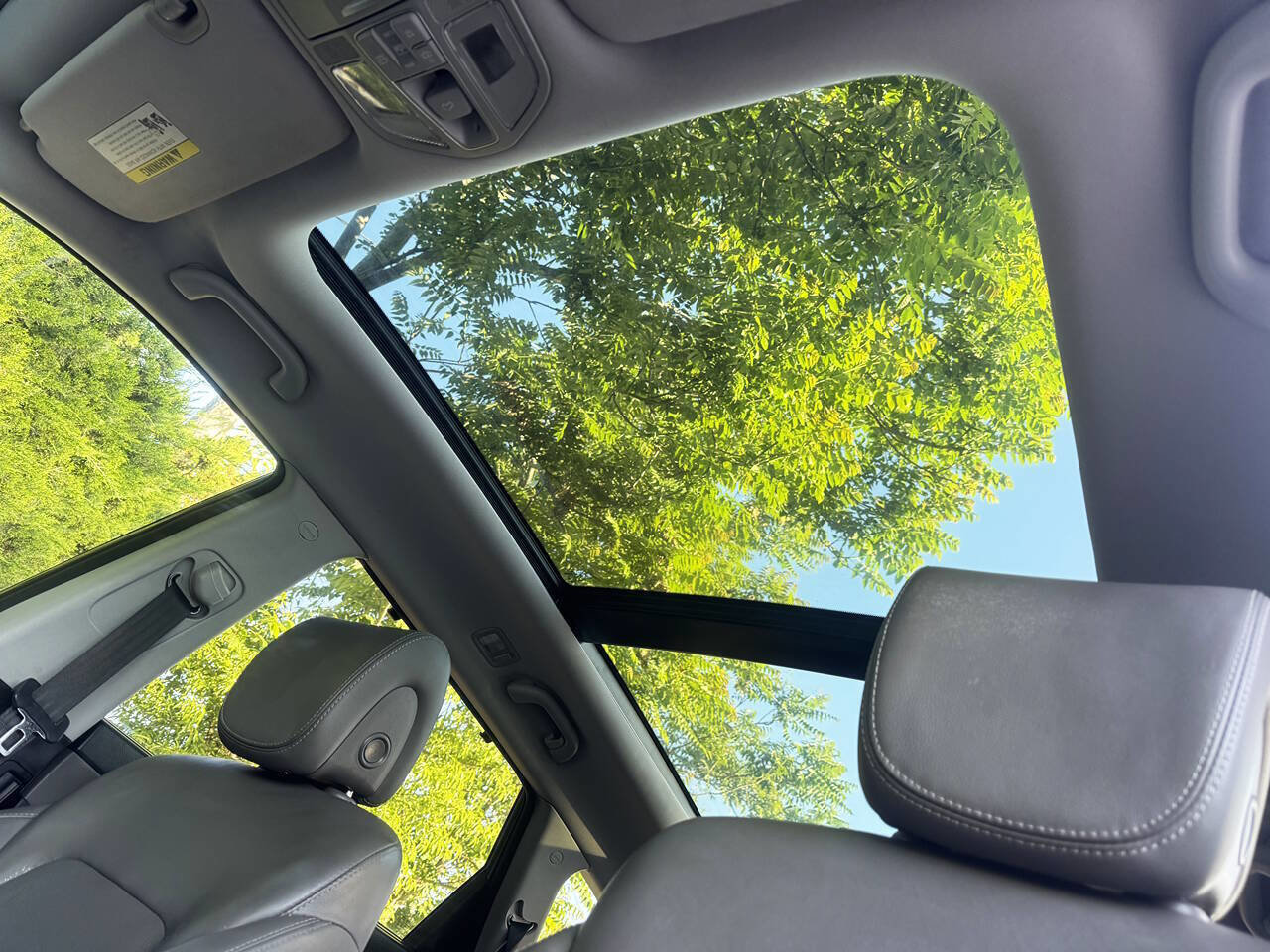 Used 2017 Hyundai Santa Fe FWD image 14