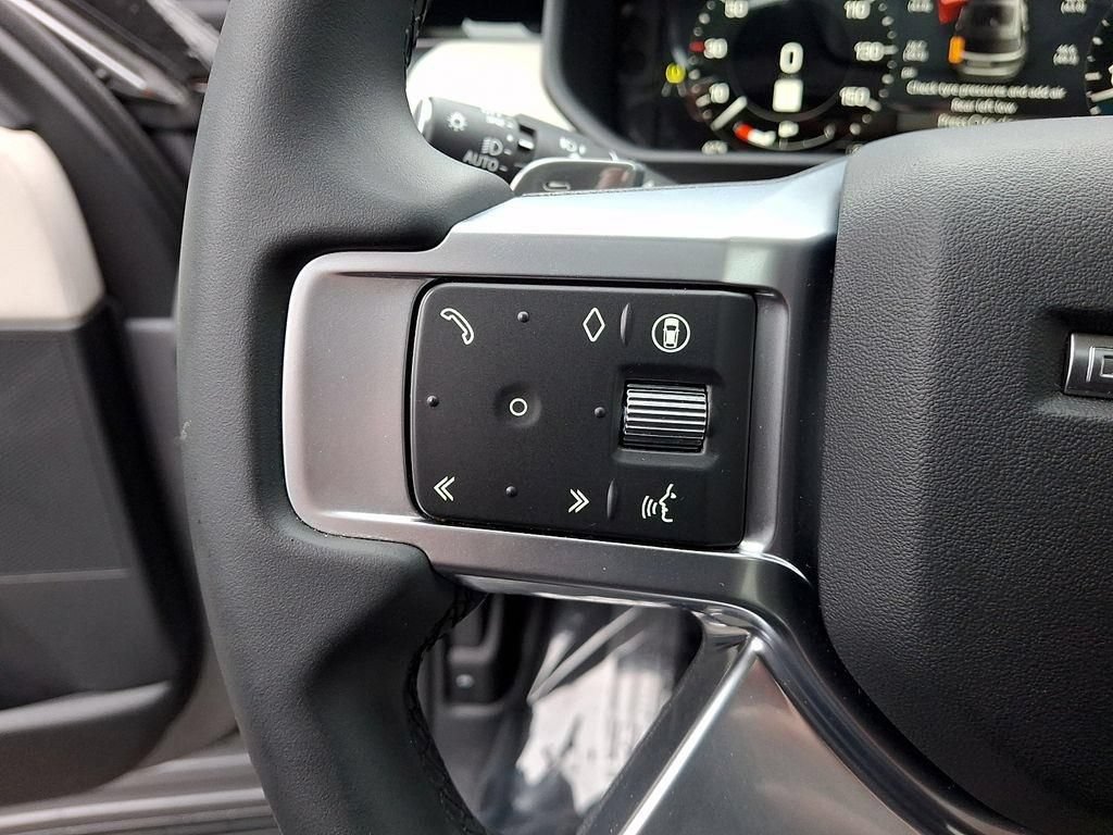 Used 2025 Land Rover Discovery S AWD/4WD image 26