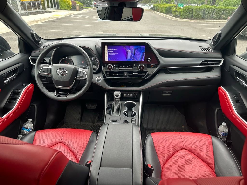 Used 2023 Toyota Highlander XSE FWD image 8