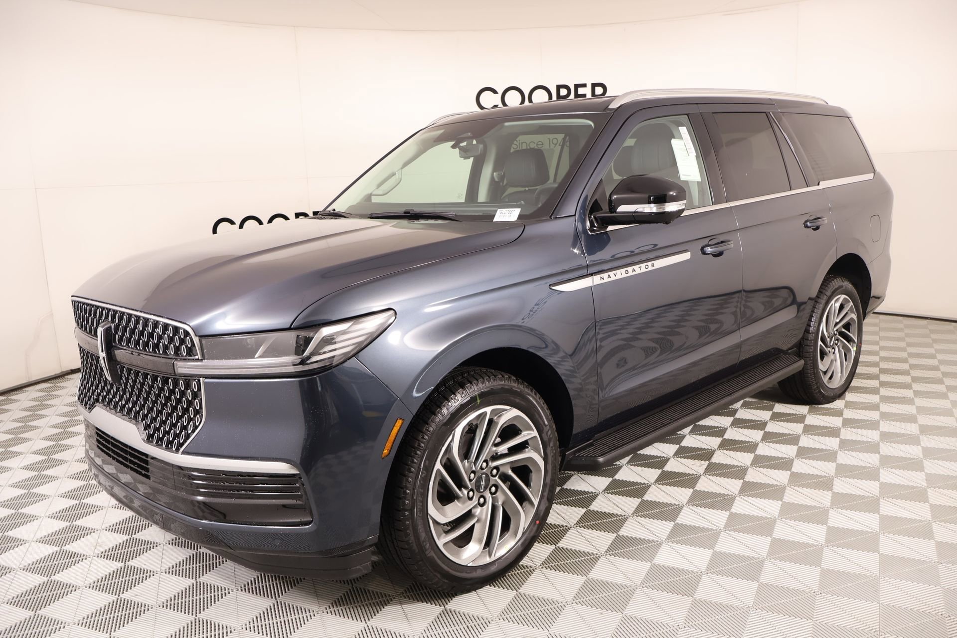 New 2026 Lincoln Navigator Premiere image 10