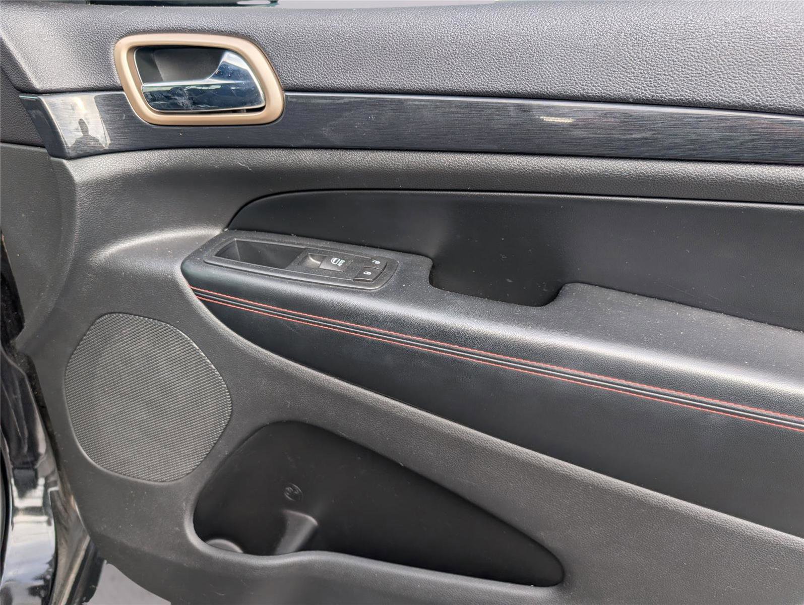 Used 2016 Jeep Grand Cherokee Laredo 75th Anniversary image 36