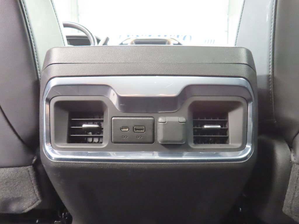 Used 2022 Chevrolet Silverado 1500 High Country w/ Technology Package image 11