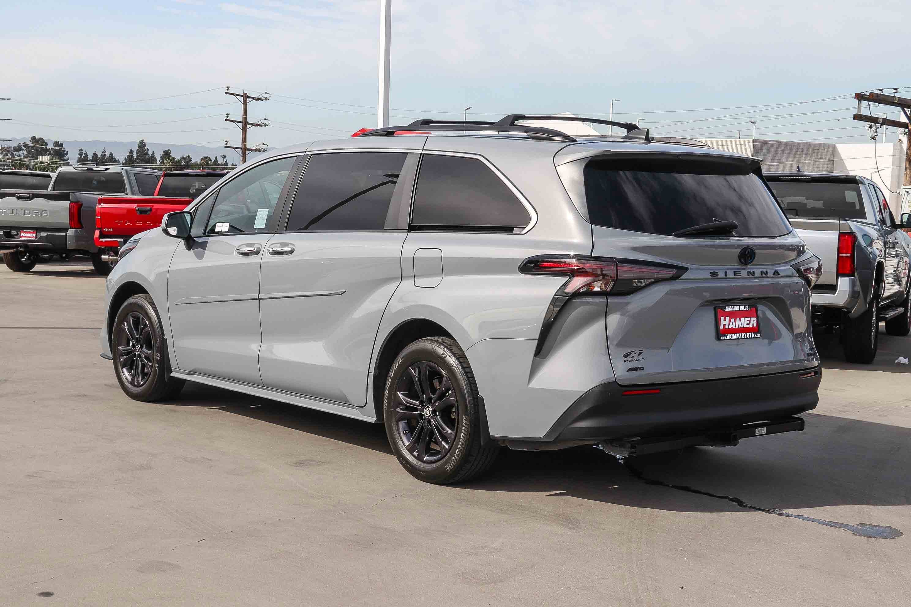 Certified 2024 Toyota Sienna XLE Woodland Edition AWD/4WD image 5