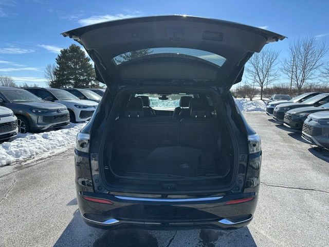 Used 2023 Buick Enclave Avenir w/ Avenir Technology Package image 38