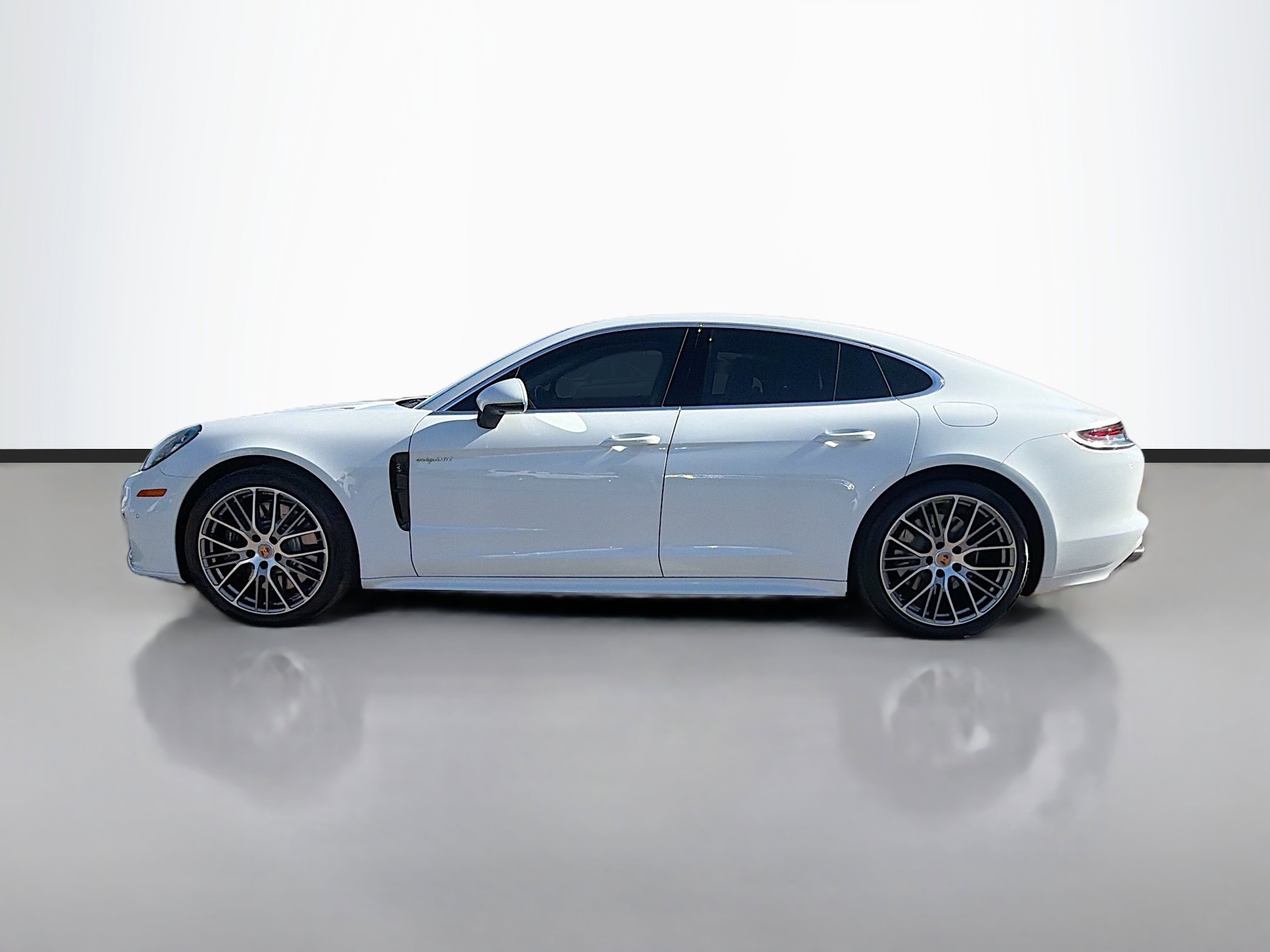 Used 2023 Porsche Panamera 4S w/ Premium Package image 6