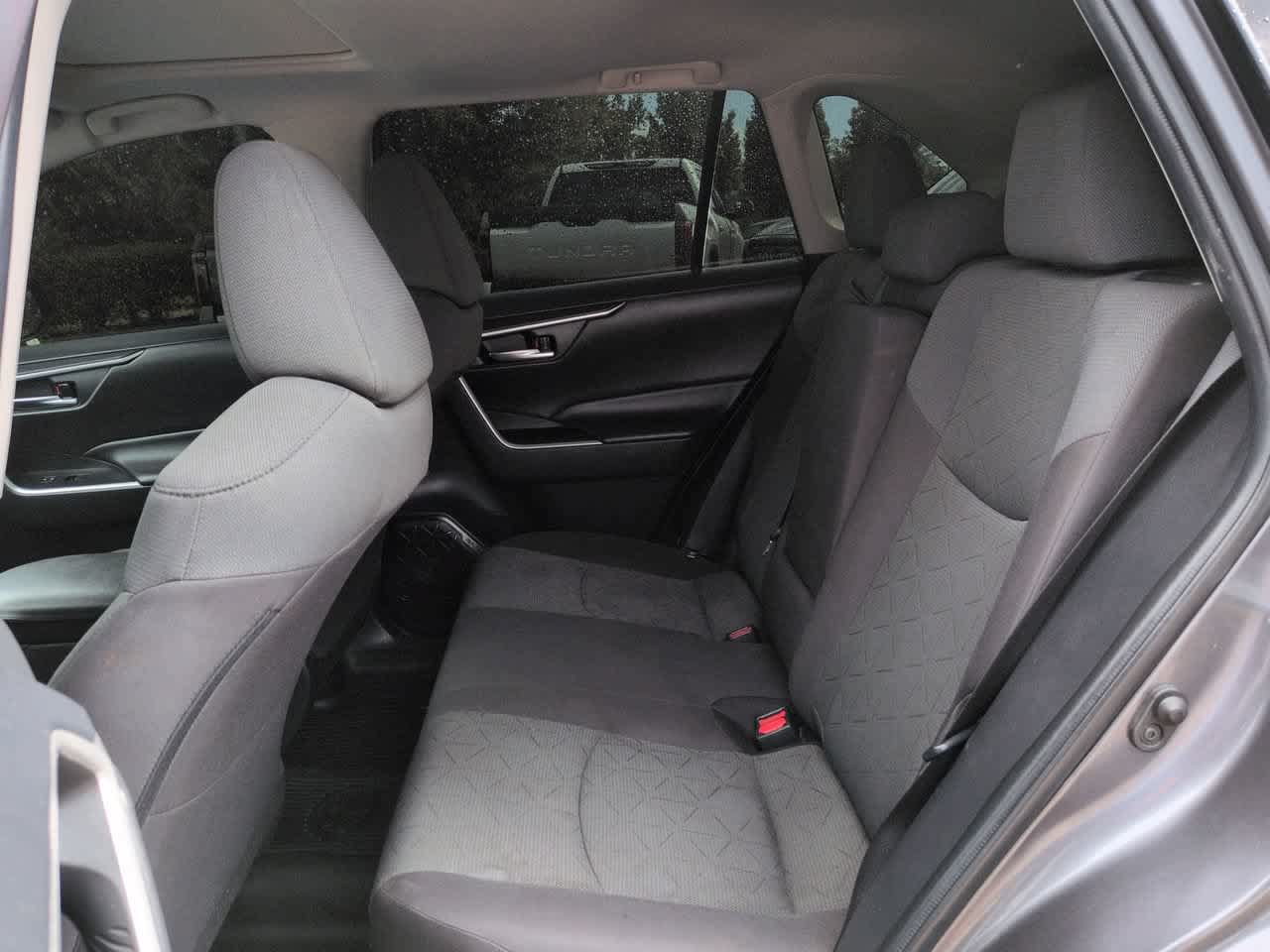 Used 2021 Toyota RAV4 XLE w/ Convenience Package FWD image 13