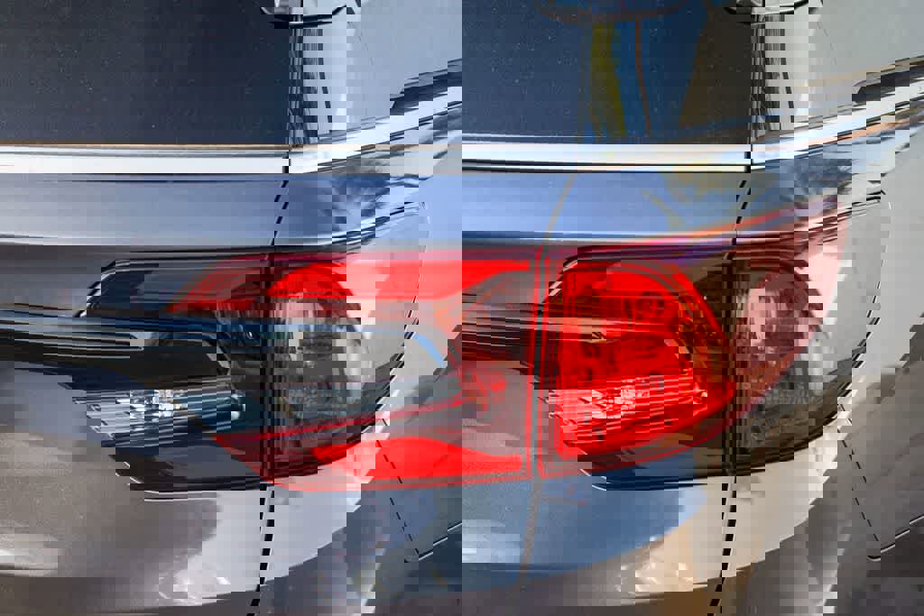 New 2026 Honda Odyssey Touring image 7