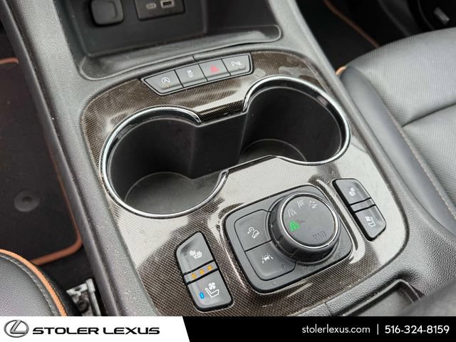 Used 2022 GMC Acadia AT4 w/ Technology Package AWD/4WD image 38