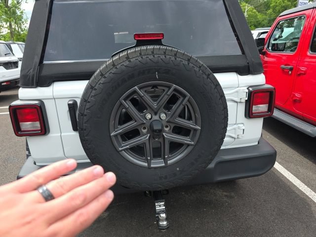 Used 2024 Jeep Wrangler Sport AWD/4WD image 7