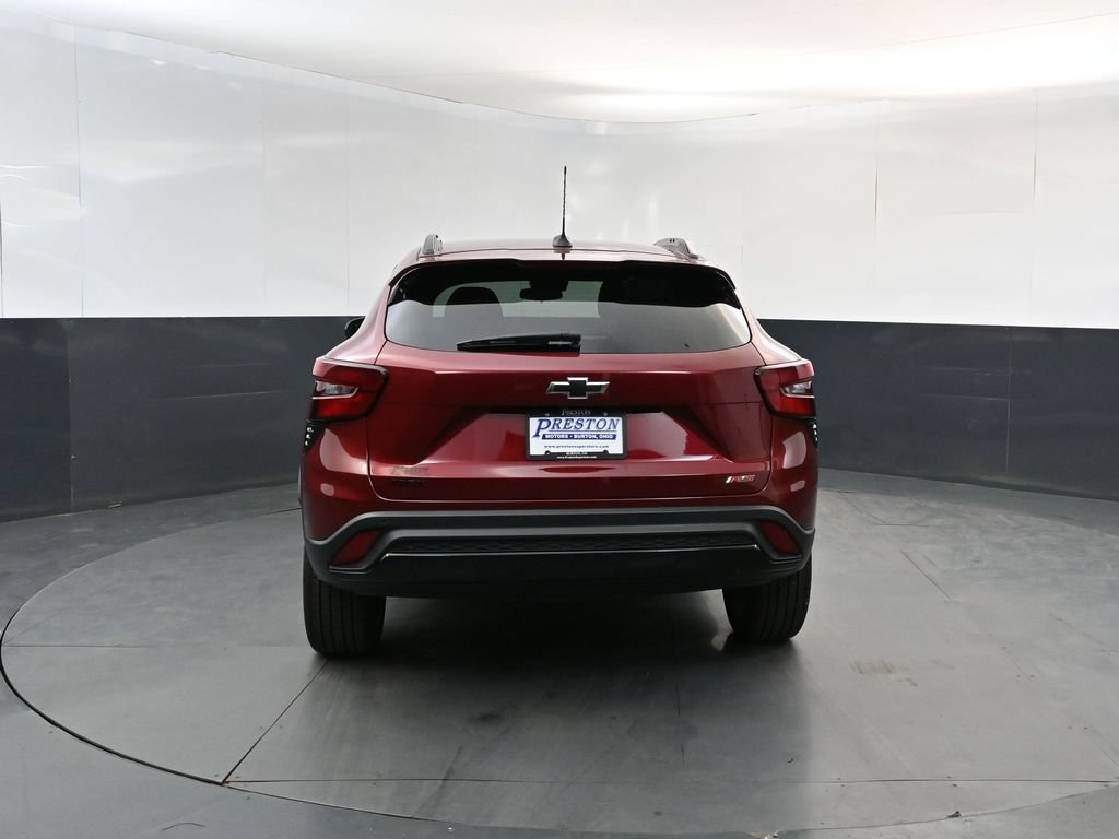 Used 2025 Chevrolet Trax RS w/ Driver Confidence Package FWD image 4