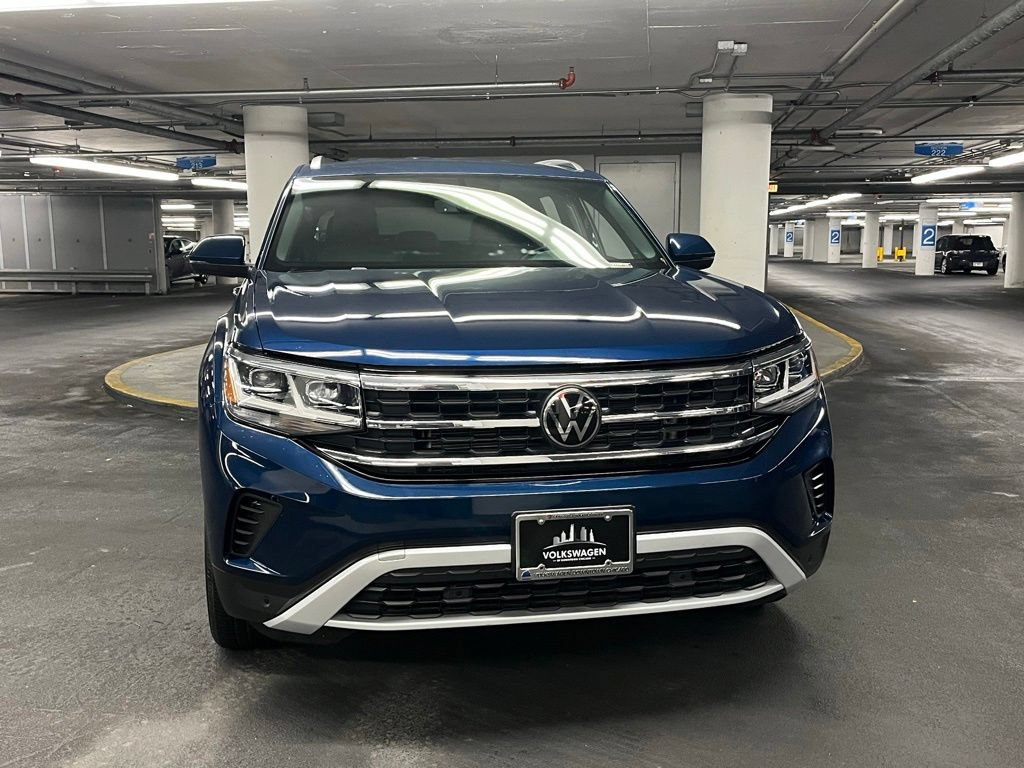 Certified 2023 Volkswagen Atlas Cross Sport SE w/ Black Wheel Package AWD/4WD image 32