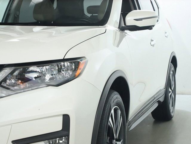 Used 2020 Nissan Rogue SV w/ Sun & Sound Touring Package image 4