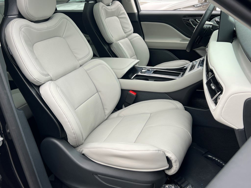 New 2026 Lincoln Aviator Reserve image 9