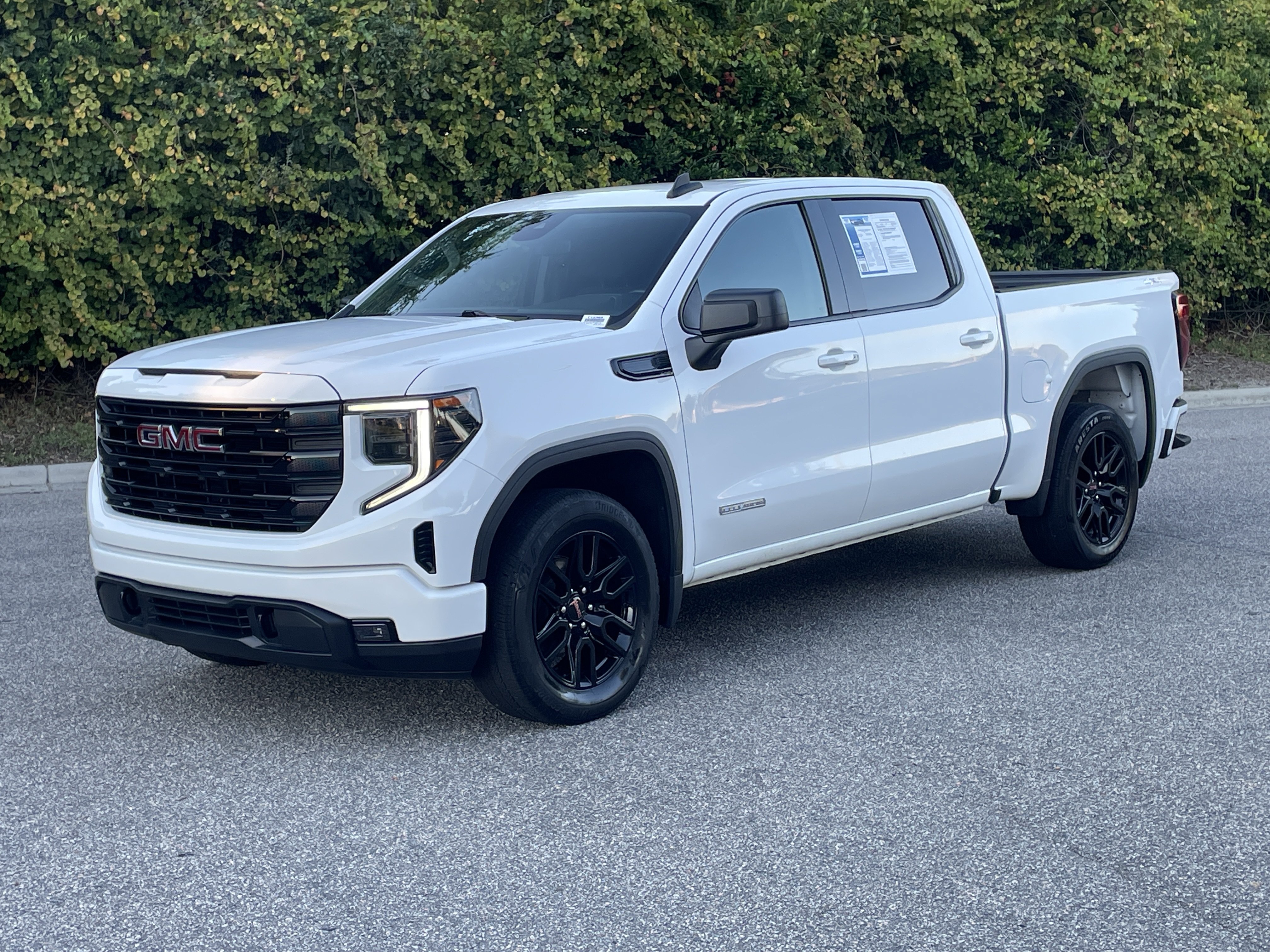Used 2024 GMC Sierra 1500 Elevation AWD/4WD image 4