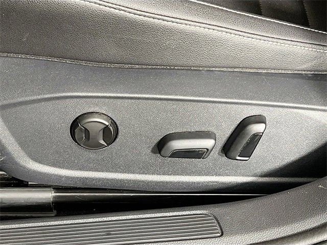 Used 2024 Volkswagen Jetta SE image 11