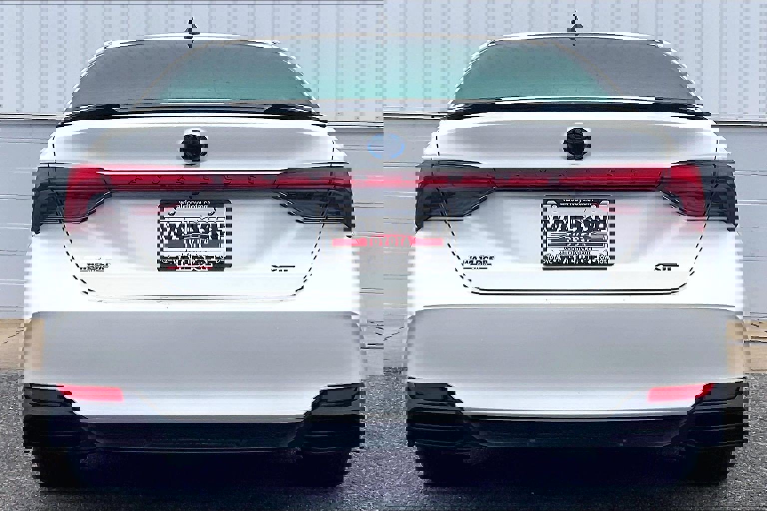 Used 2022 Toyota Avalon XSE image 5