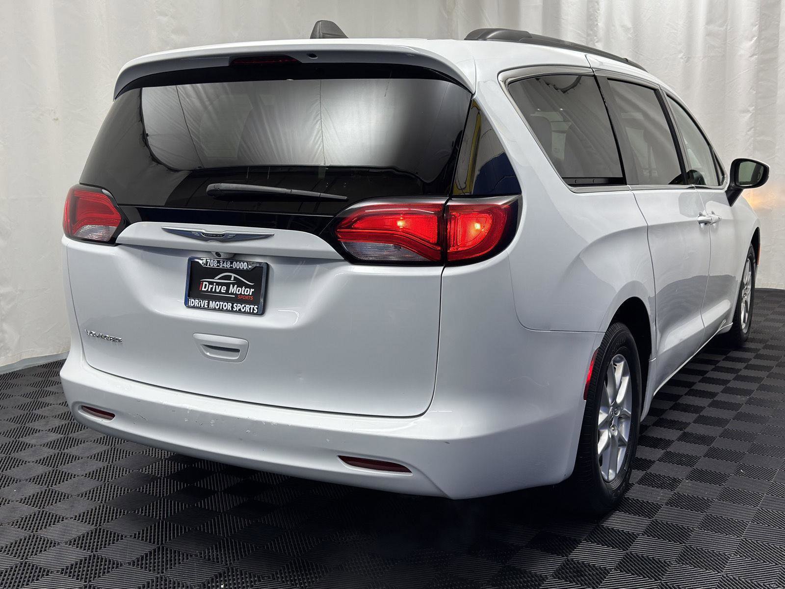 Used 2021 Chrysler Voyager Lxi image 7