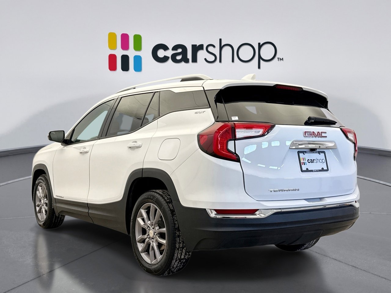 Used 2023 GMC Terrain SLT image 3