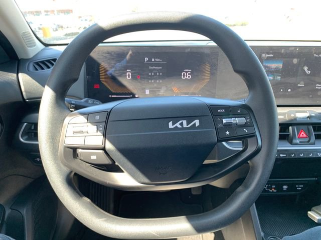 Used 2025 Kia K4 LXS FWD image 17