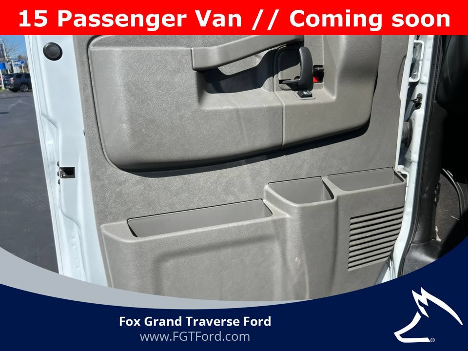 Used 2025 Chevrolet Express 3500 LT w/ LT Preferred Equipment Group RWD image 13