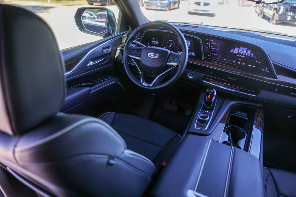 Used 2022 Cadillac Escalade Premium Luxury image 29
