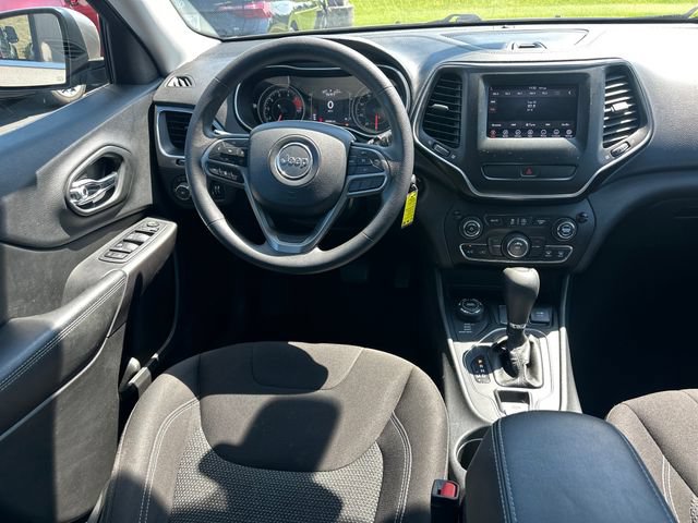 Used 2019 Jeep Cherokee Latitude w/ Popular Appearance Group AWD/4WD image 18