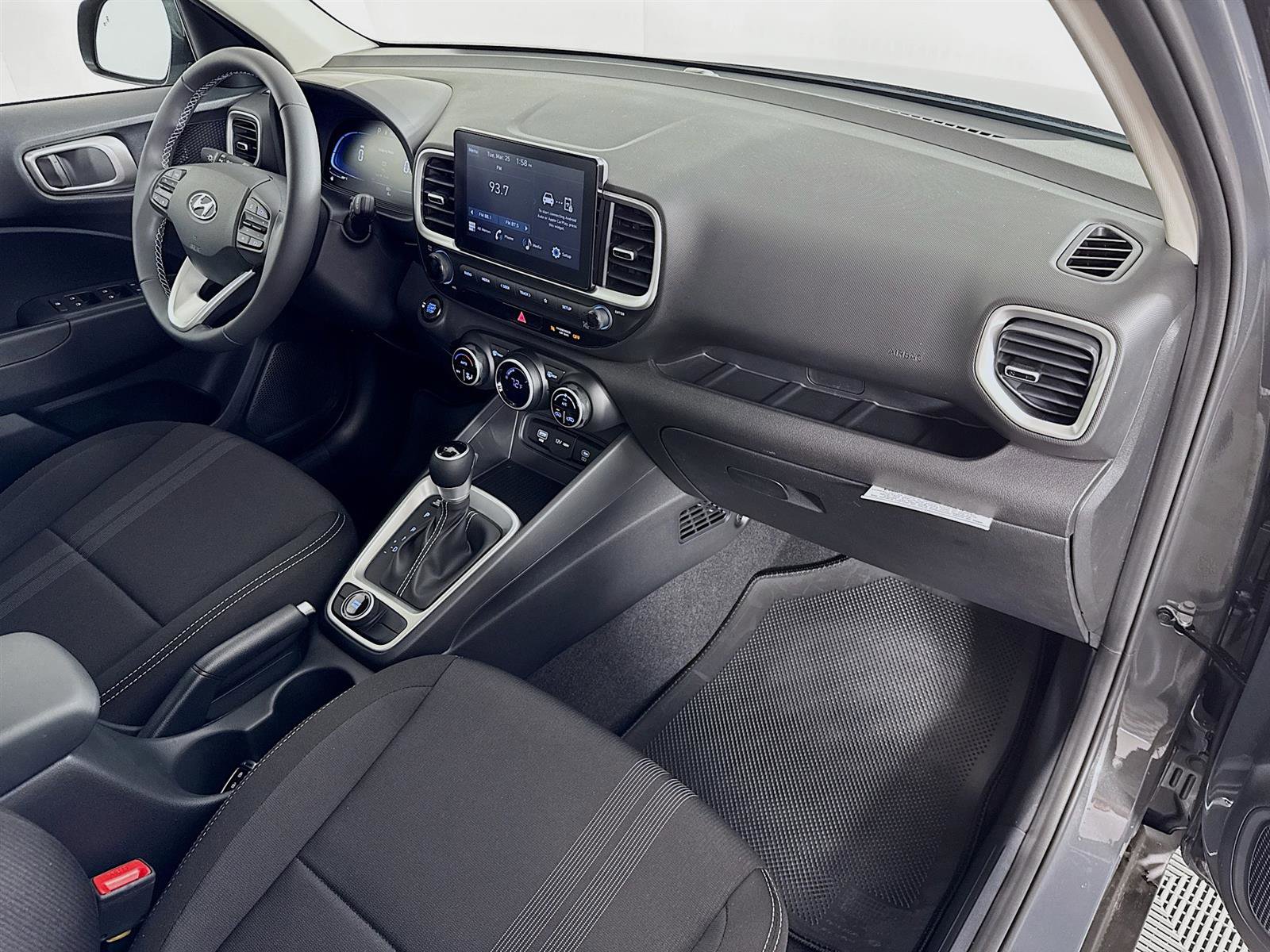 New 2025 Hyundai Venue SEL image 27