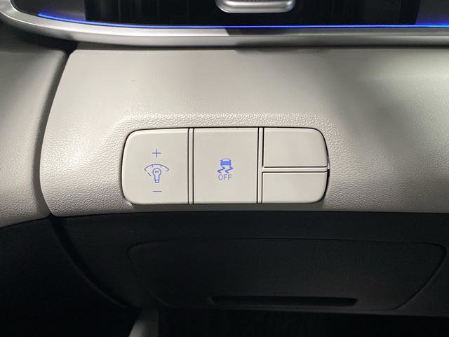 Certified 2025 Hyundai Elantra Limited image 25