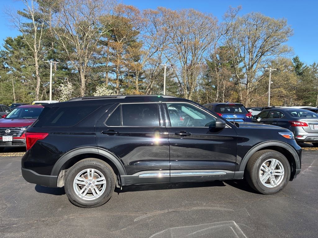 Used 2022 Ford Explorer XLT w/ Class IV Trailer Tow Package AWD/4WD image 8