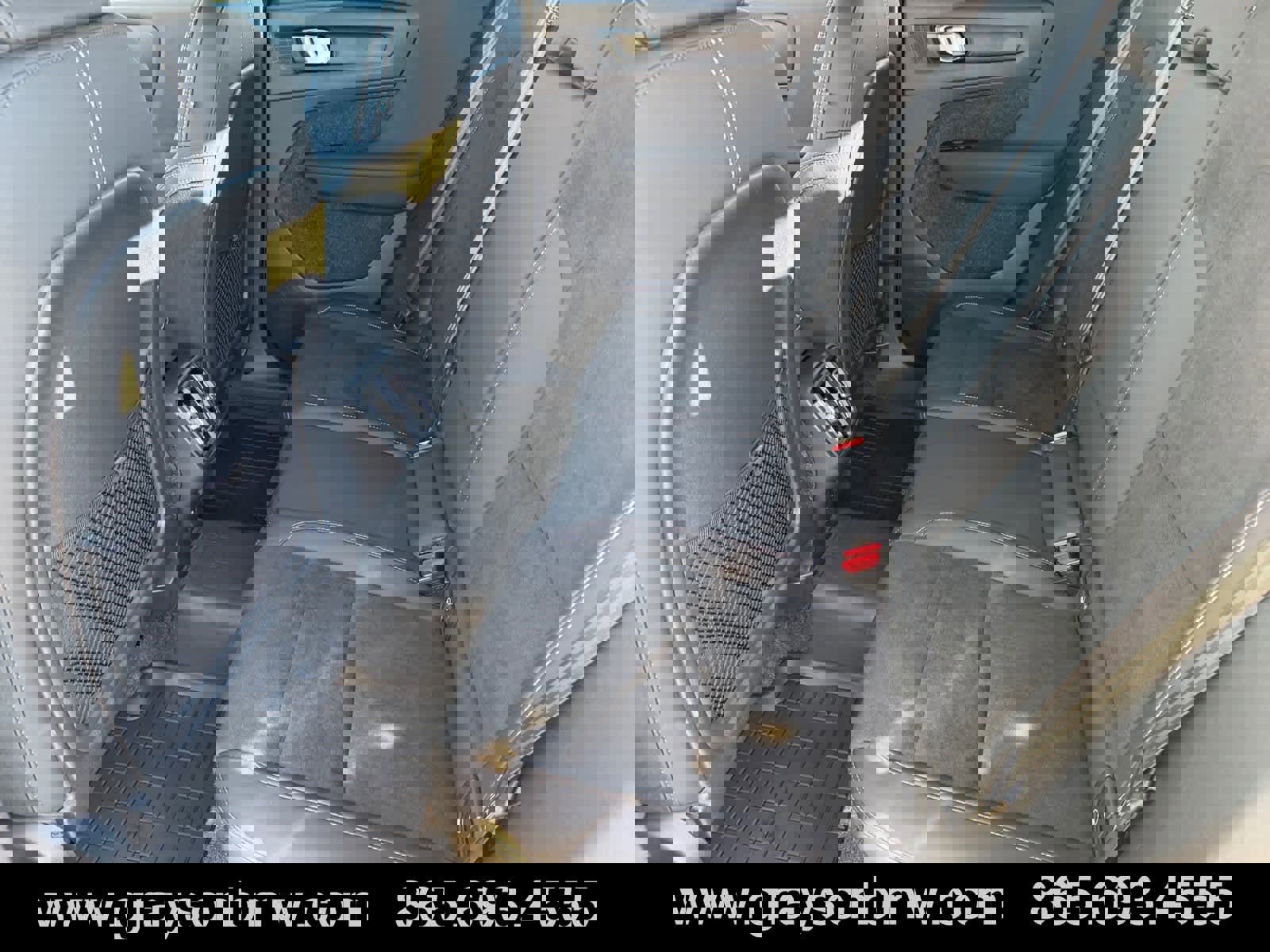 Used 2026 Volvo XC40 B5 Ultra w/ Protection Package Premier image 12