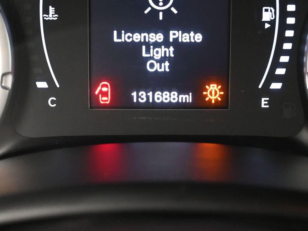 Used 2018 Jeep Renegade Latitude w/ Cold Weather Group image 18