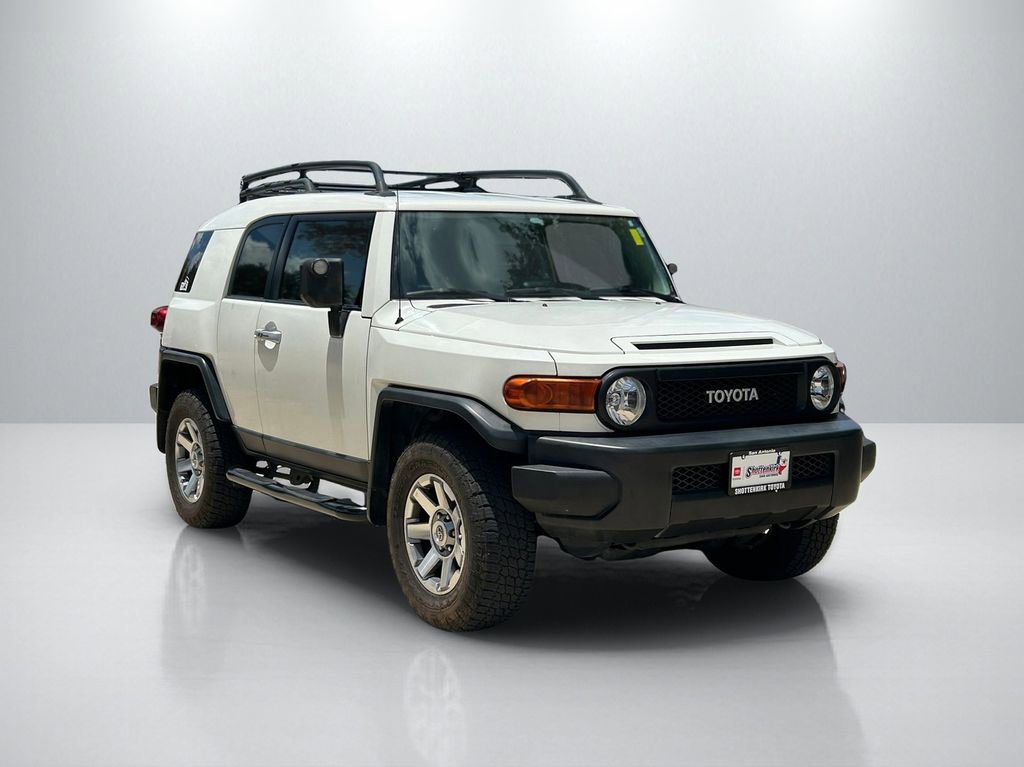 Used 2014 Toyota FJ Cruiser 4WD w/ Upgrade Package image 3