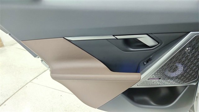 Used 2024 BMW 530i xDrive image 31