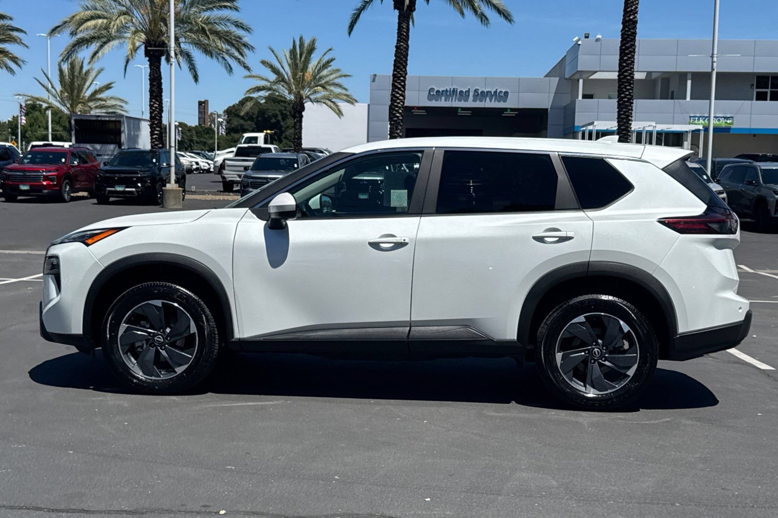 Used 2024 Nissan Rogue SV FWD image 6