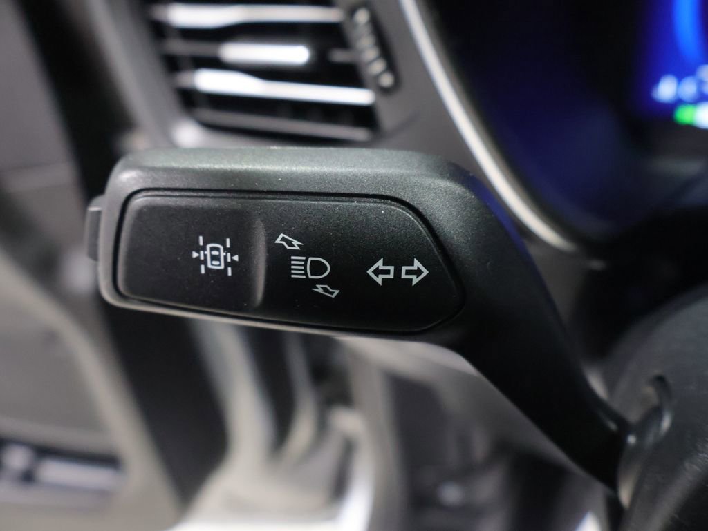 Used 2022 Ford Escape Titanium image 40