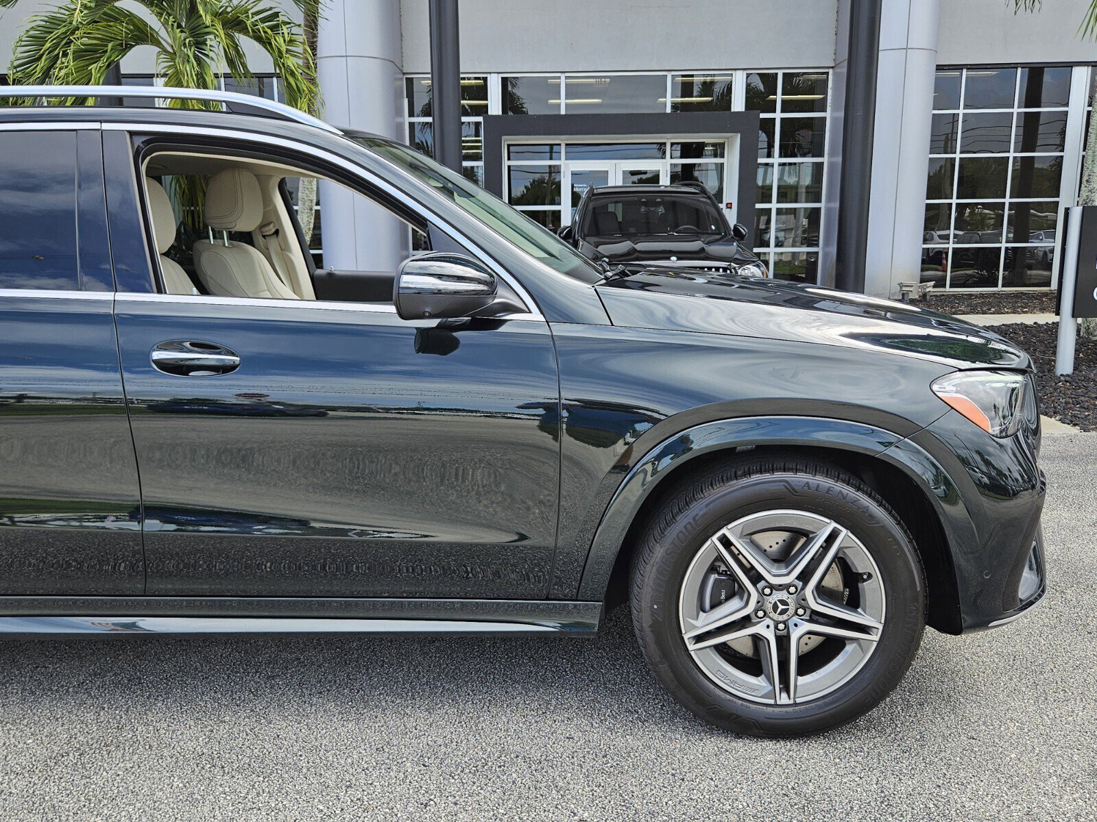 Certified 2025 Mercedes-Benz GLE 450e 4MATIC image 2