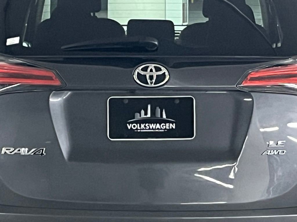 Used 2017 Toyota RAV4 LE image 29