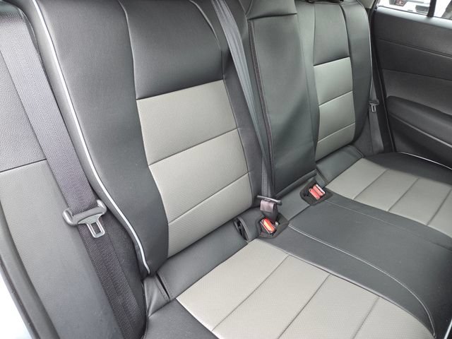 Used 2022 Toyota Corolla Cross LE AWD/4WD image 19