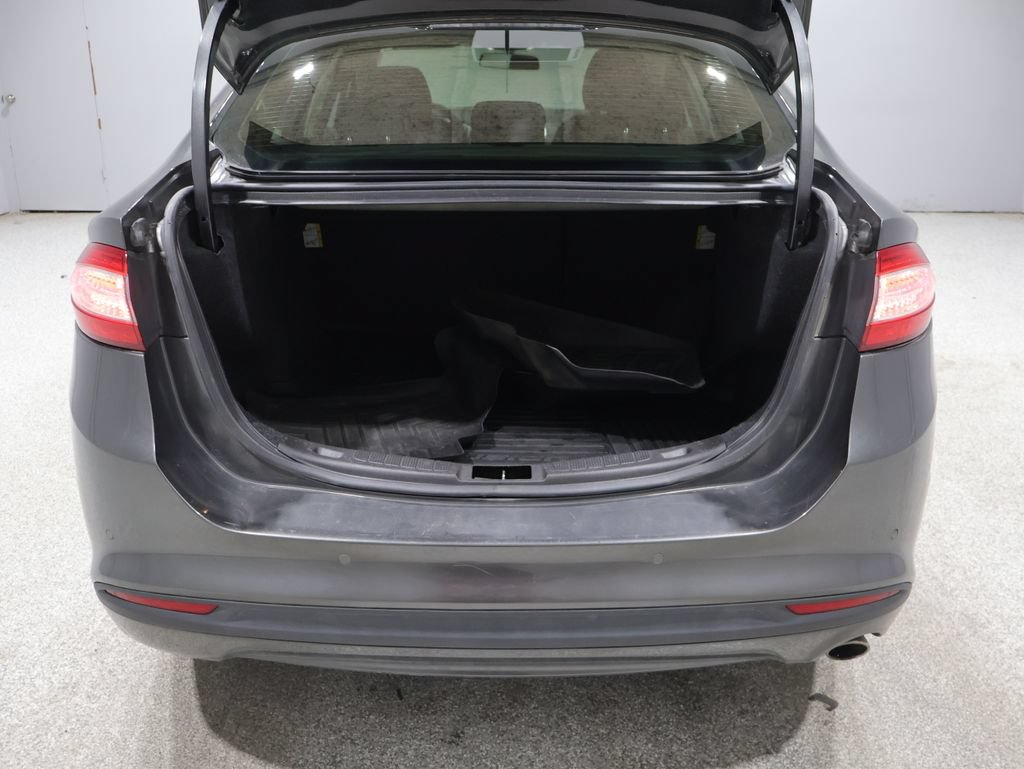 Used 2016 Ford Fusion SE FWD image 20